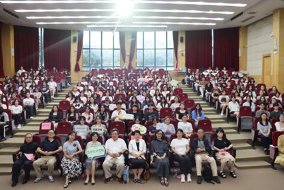 2026届新生大合照.png